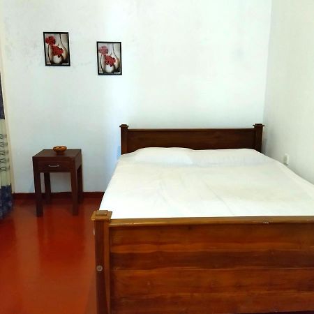 Mama'S Hostel Ahangama Esterno foto