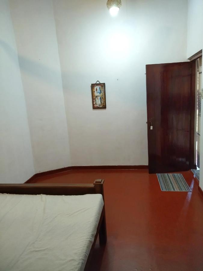 Mama'S Hostel Ahangama Esterno foto