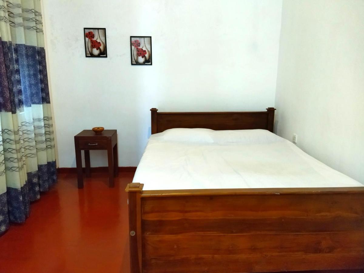 Mama'S Hostel Ahangama Esterno foto