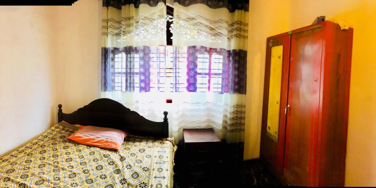 Mama'S Hostel Ahangama Esterno foto